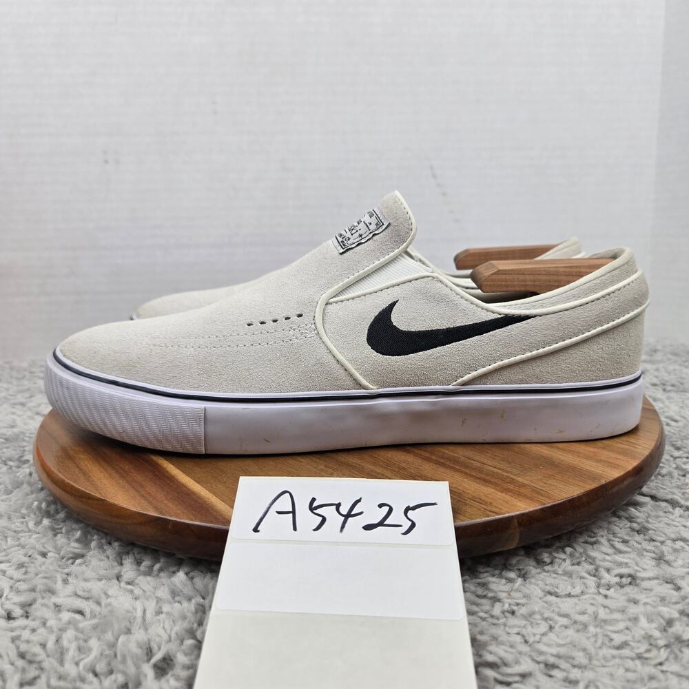 Nike Mens 11 SB Zoom Stefan Janoski Summit White Black Suede Slip On Sneaker